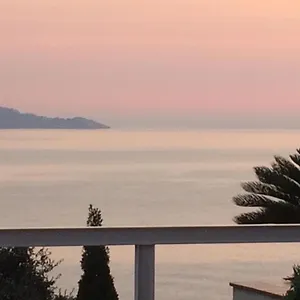 https://tossa-de-mar-amplio-apartamento-con-vistas-al-mar.catalonia-hotels.com